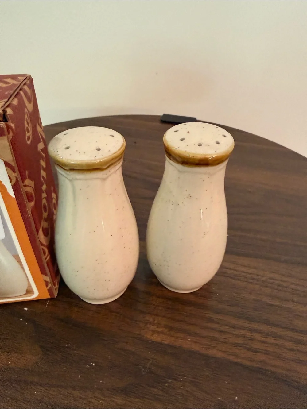 Handpainted Stoneware Salt & Pepper Set - Cream